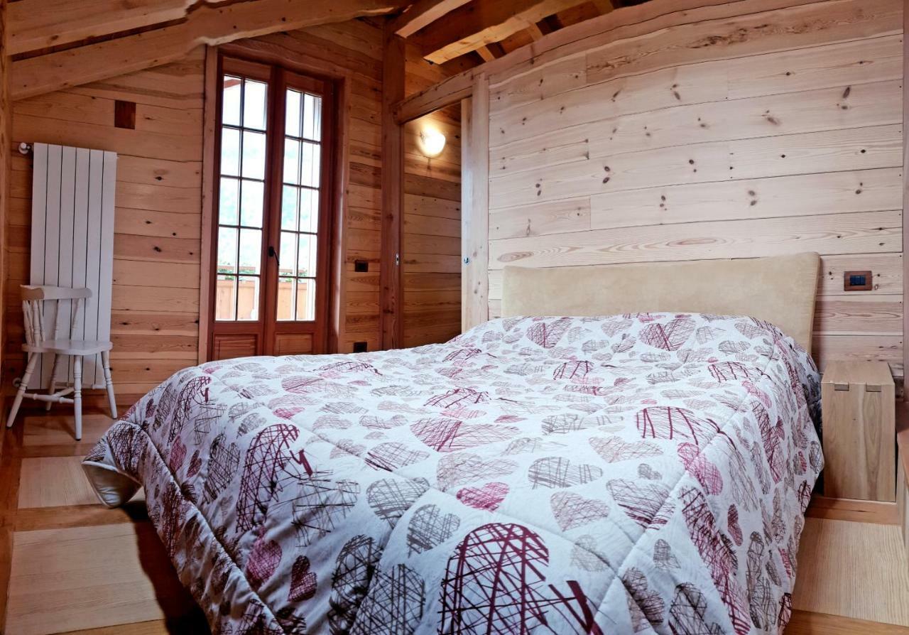 Casa Vacanza In Tipico Chalet Di Montagna Varzo Exterior foto