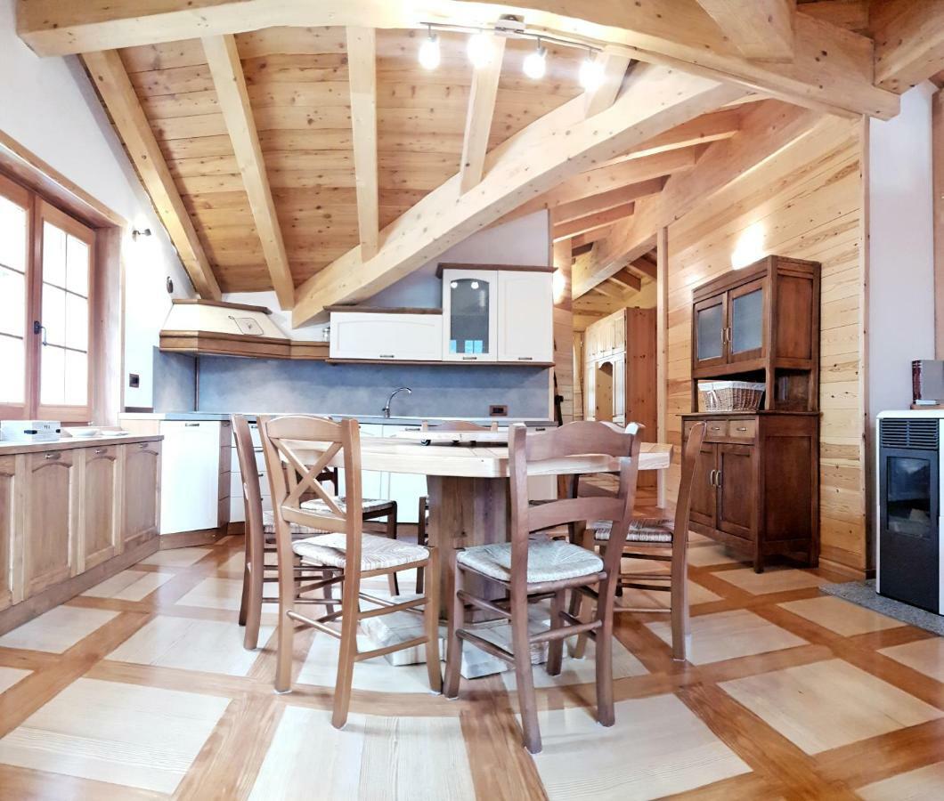 Casa Vacanza In Tipico Chalet Di Montagna Varzo Exterior foto